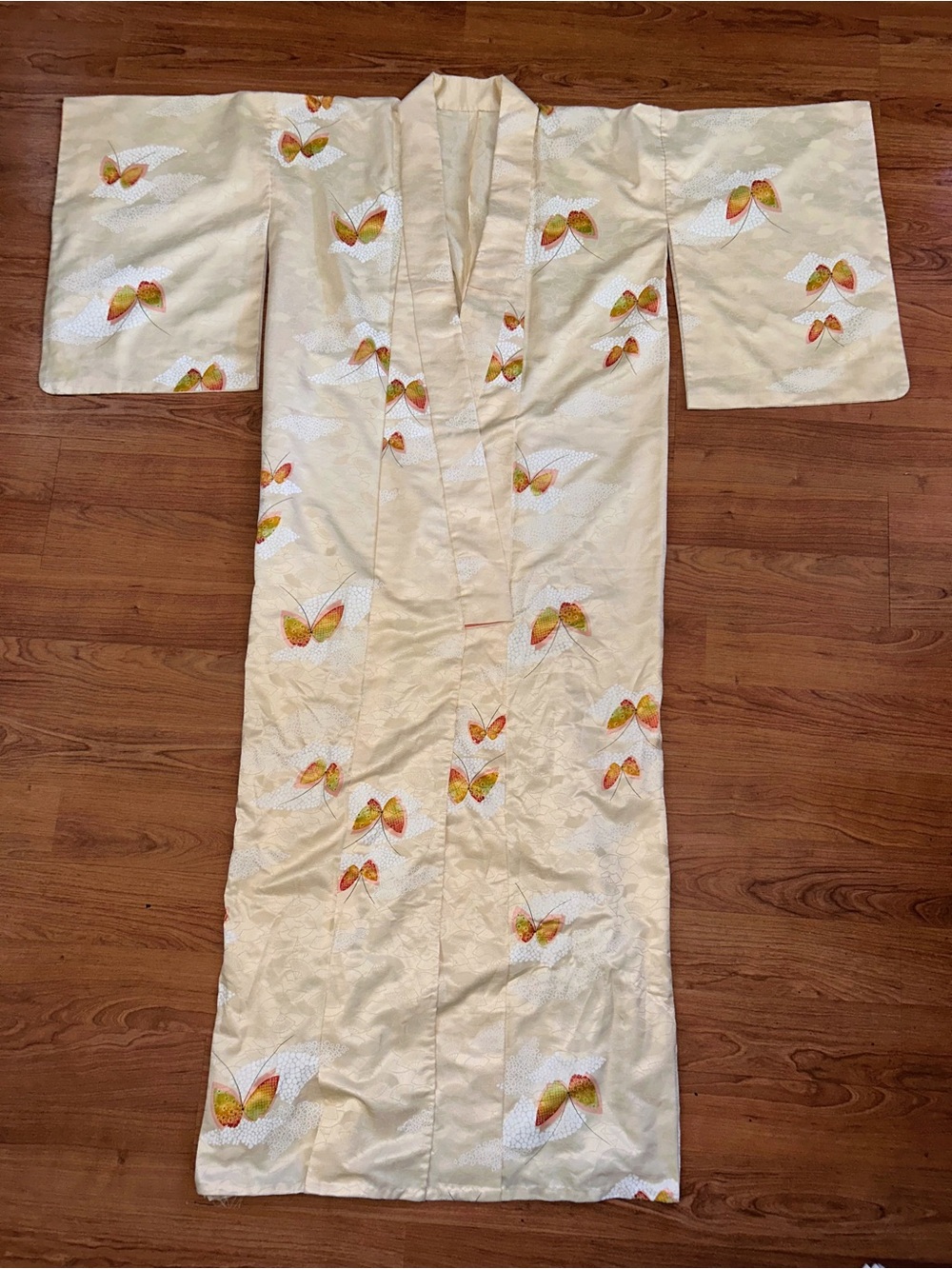 Authentic handmade Kimono, length 60 inches width 23.5 inches, Silk Rayon Blend